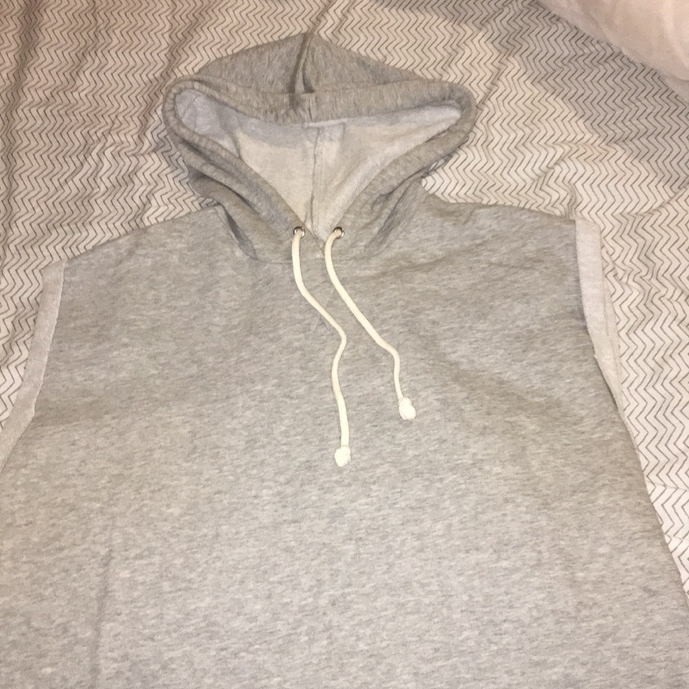 Cute Grey Cut-Off Sleeves Sweatshirt